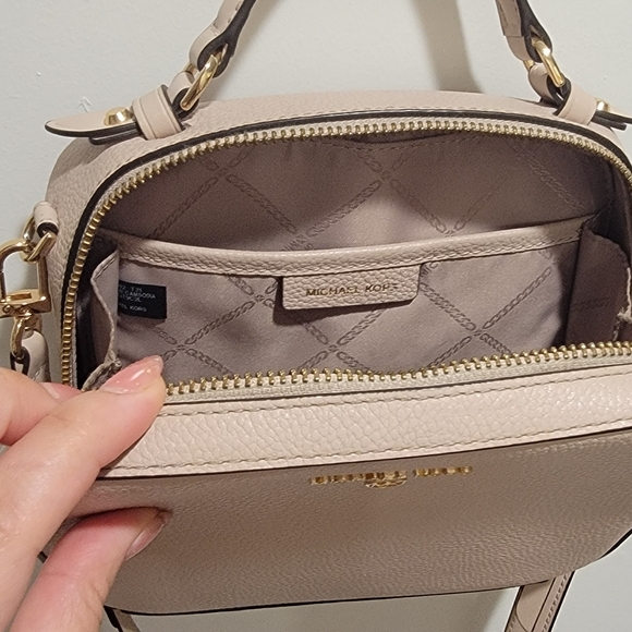 Michael Kors Jet Set Medium Crossbody Bag Pebbled Leather Pink Hand Bag Purse - Picture 9 of 15